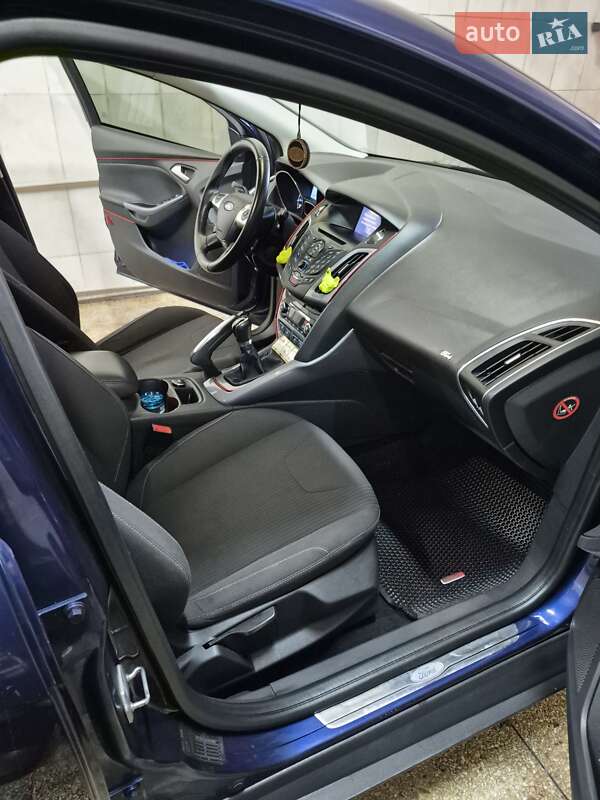 Універсал Ford Focus 2011 в Конотопі