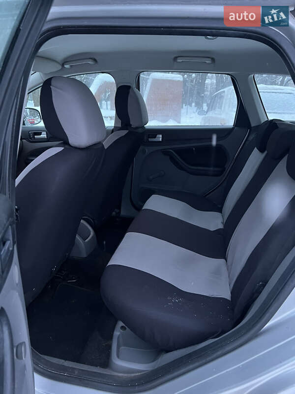 Універсал Ford Focus 2010 в Звягелі