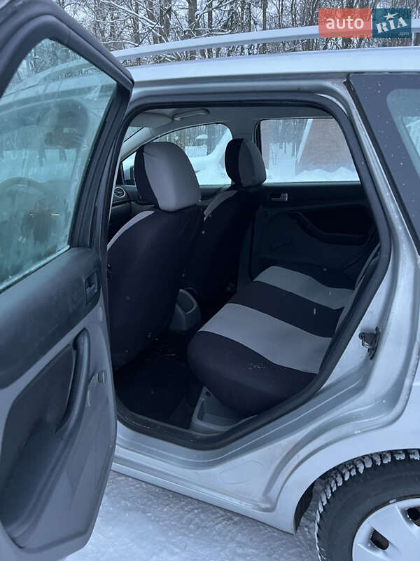 Універсал Ford Focus 2010 в Звягелі