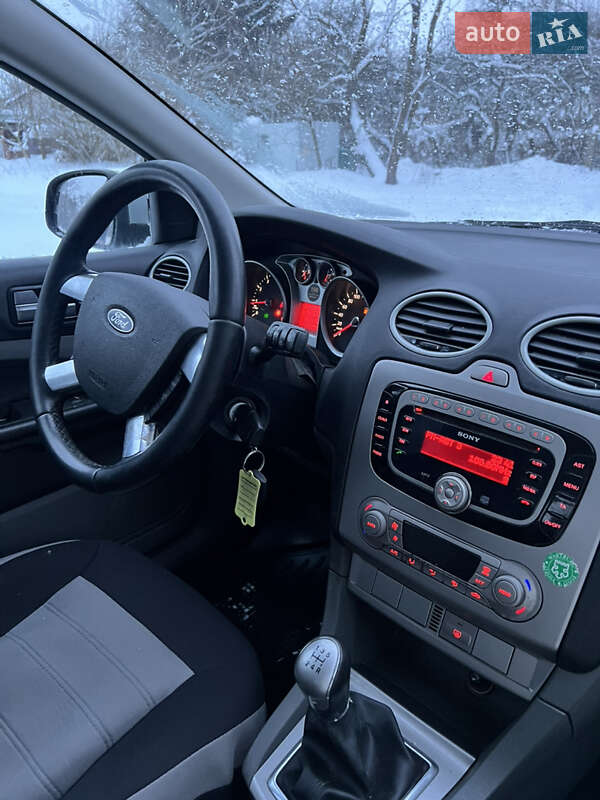 Універсал Ford Focus 2010 в Звягелі
