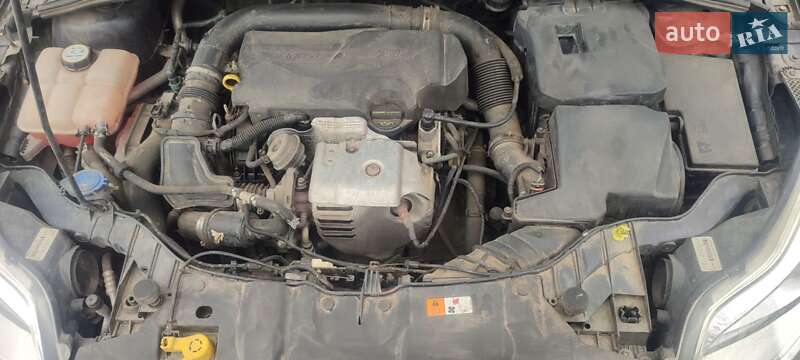 Седан Ford Focus 2014 в Новій Одесі