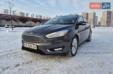 Хэтчбек Ford Focus 2015 в Киеве