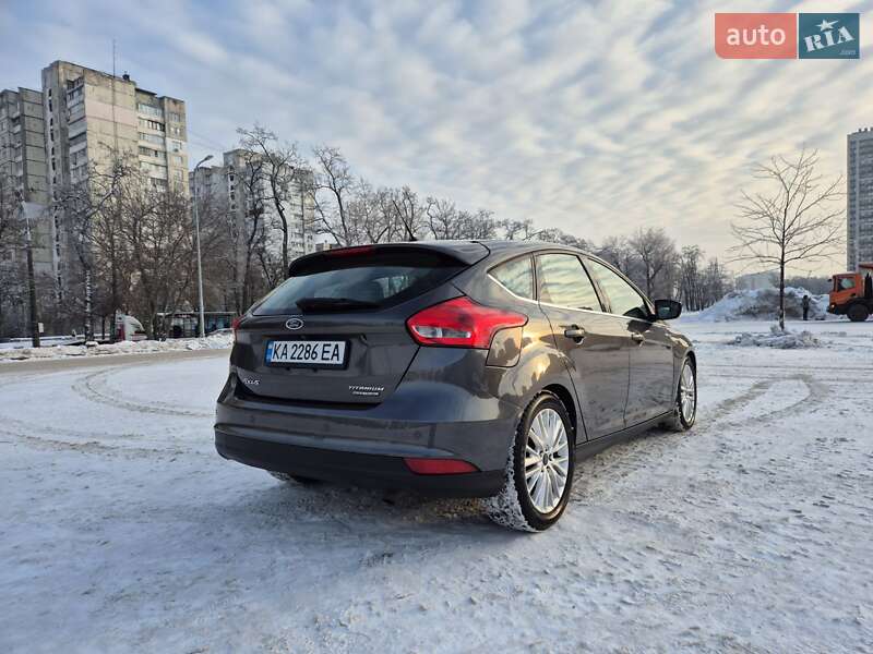 Хэтчбек Ford Focus 2015 в Киеве