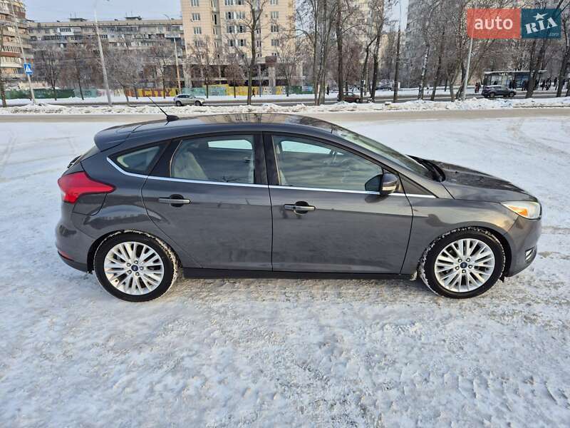 Хэтчбек Ford Focus 2015 в Киеве