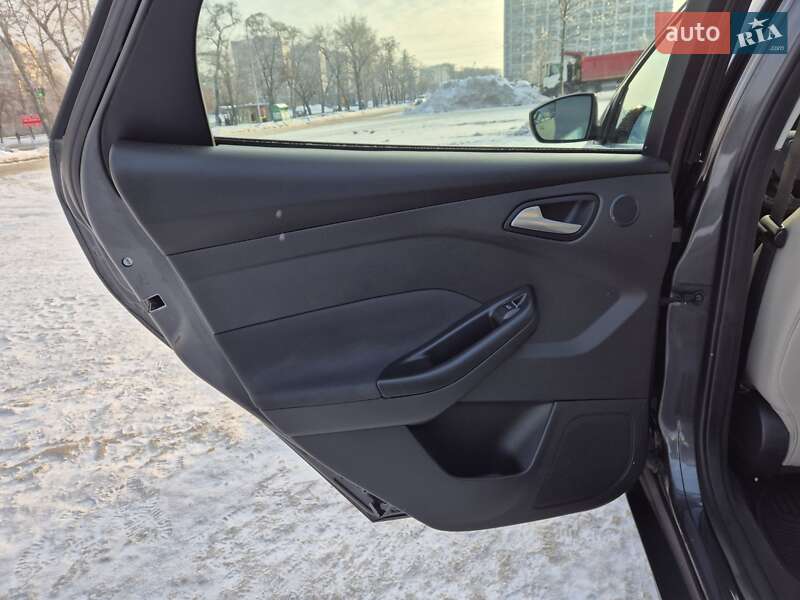 Хэтчбек Ford Focus 2015 в Киеве