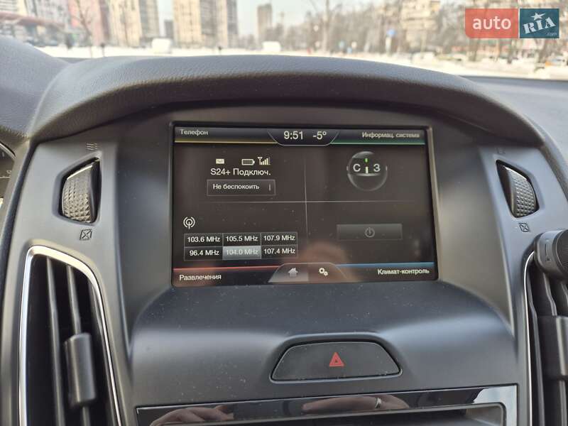 Хэтчбек Ford Focus 2015 в Киеве