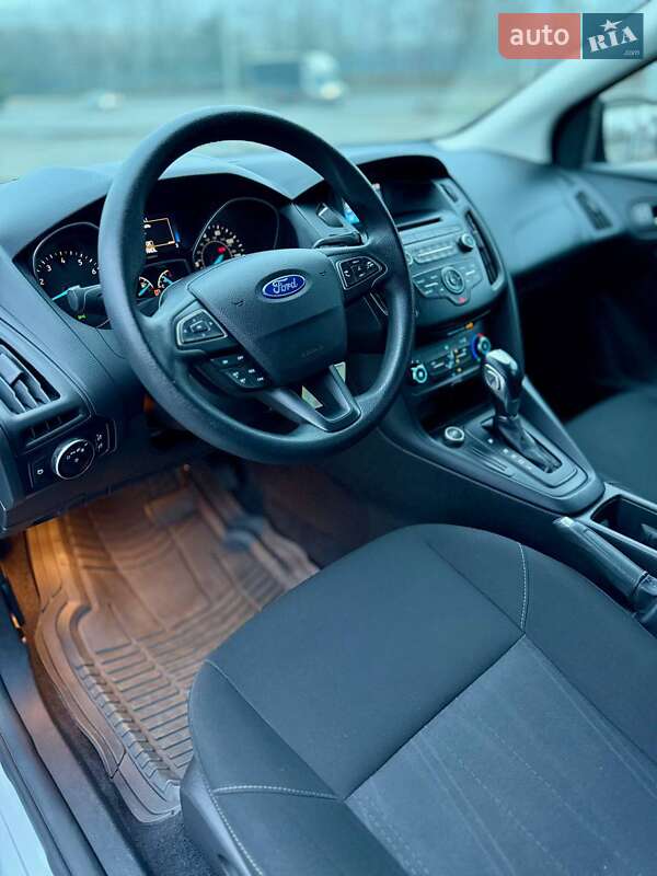 Хэтчбек Ford Focus 2015 в Днепре