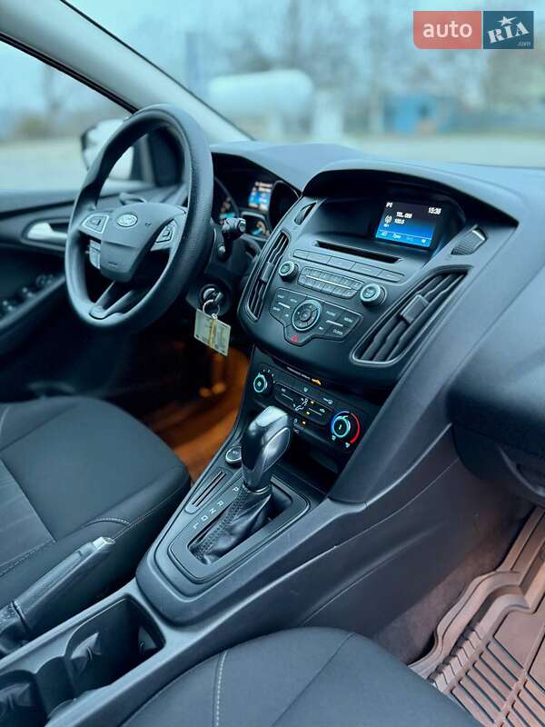Хэтчбек Ford Focus 2015 в Днепре