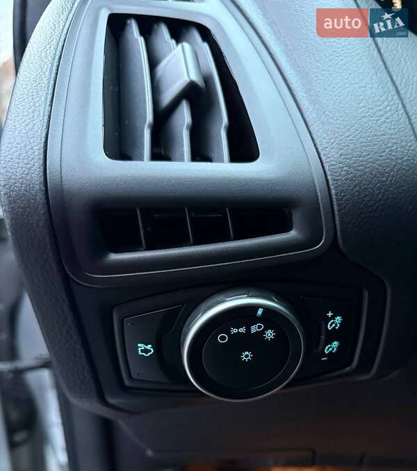 Хэтчбек Ford Focus 2015 в Днепре