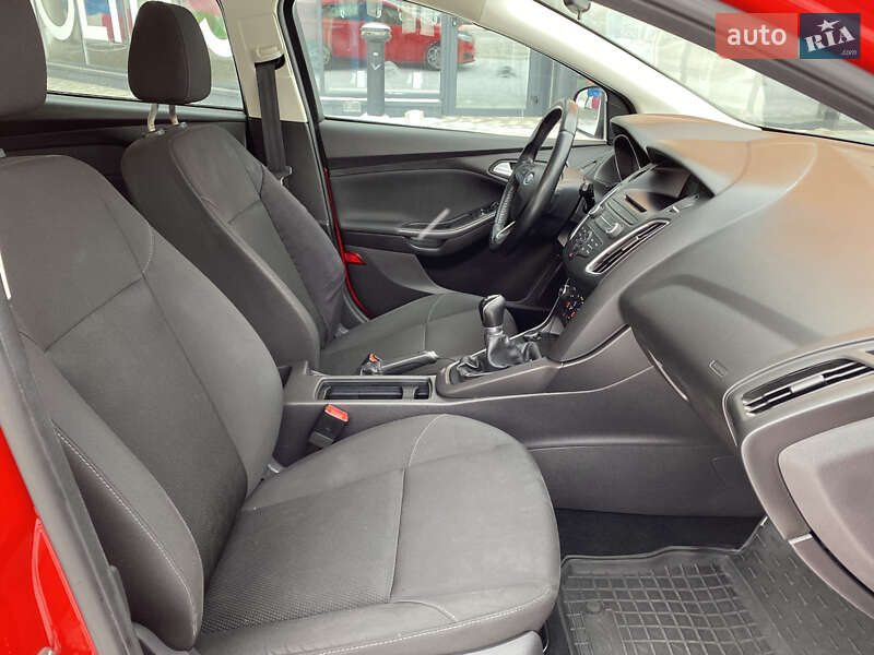 Хетчбек Ford Focus 2015 в Києві фото 20 Хетчбек Ford Focus 2015 в Києві