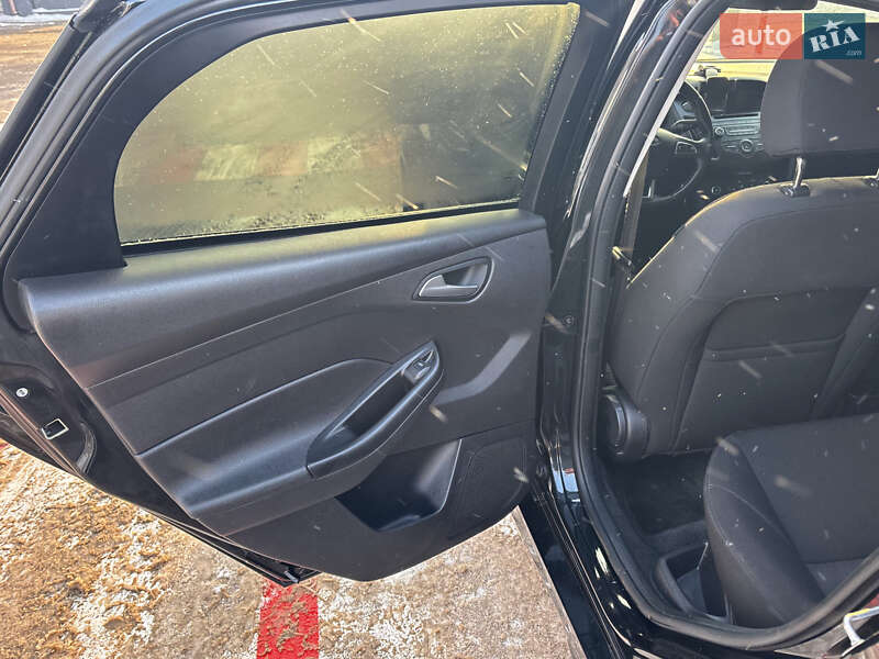 Седан Ford Focus 2015 в Киеве