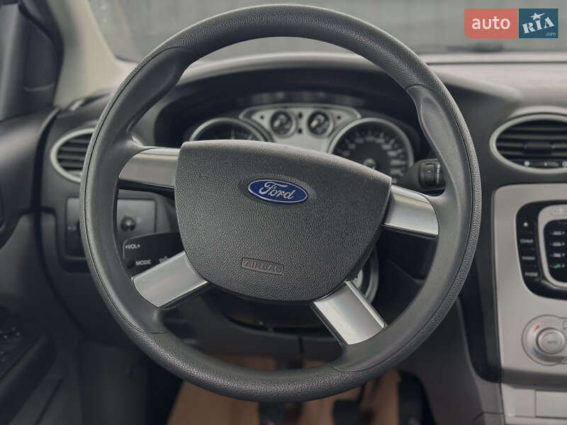 Хэтчбек Ford Focus 2008 в Вознесенске