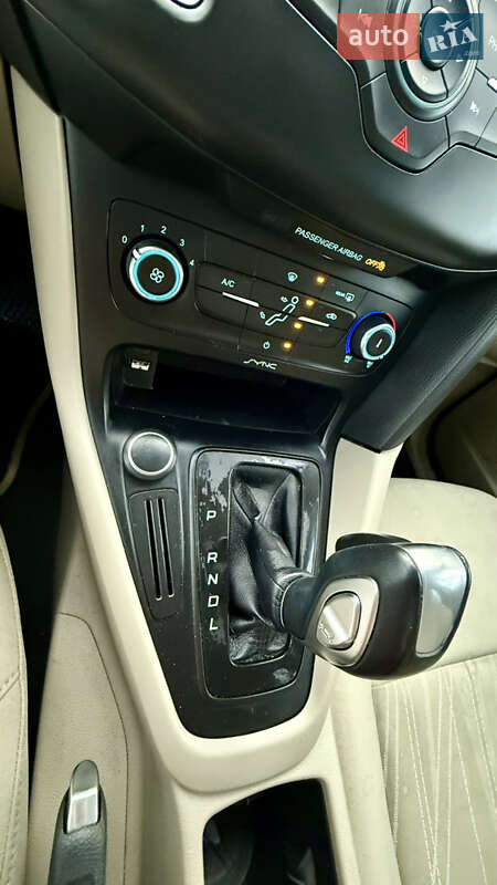 Седан Ford Focus 2015 в Теплику
