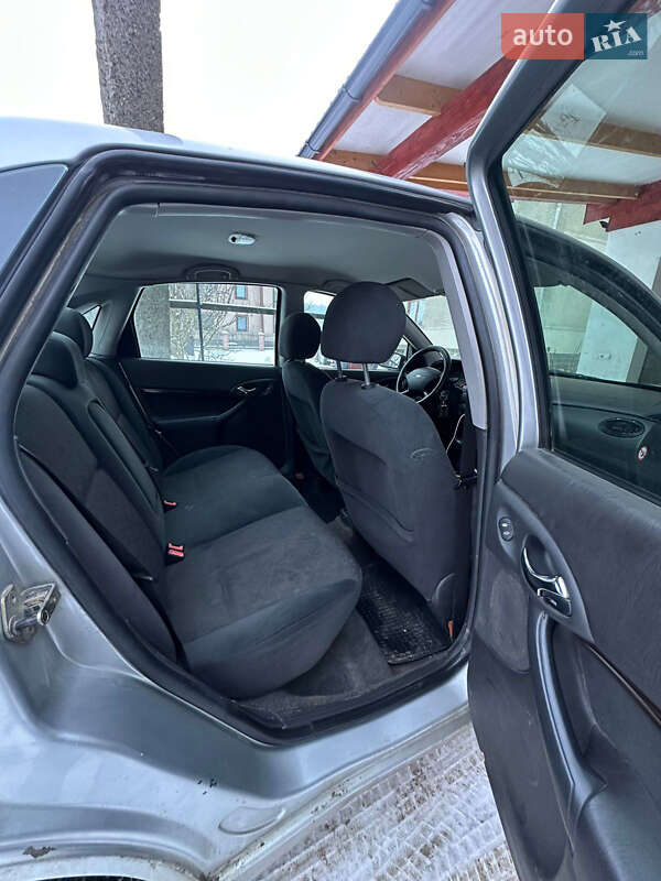 Седан Ford Focus 2000 в Черновцах