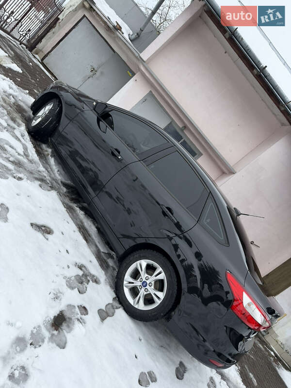 Седан Ford Focus 2013 в Стрые