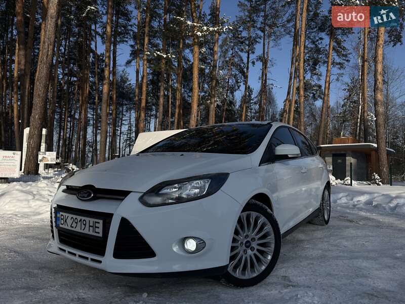 Хэтчбек Ford Focus 2013 в Киеве