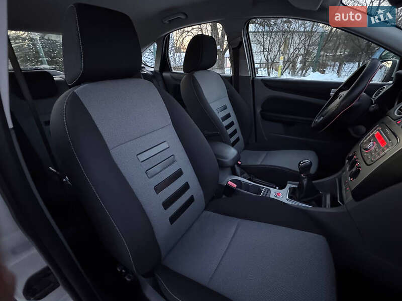 Хетчбек Ford Focus 2010 в Дрогобичі