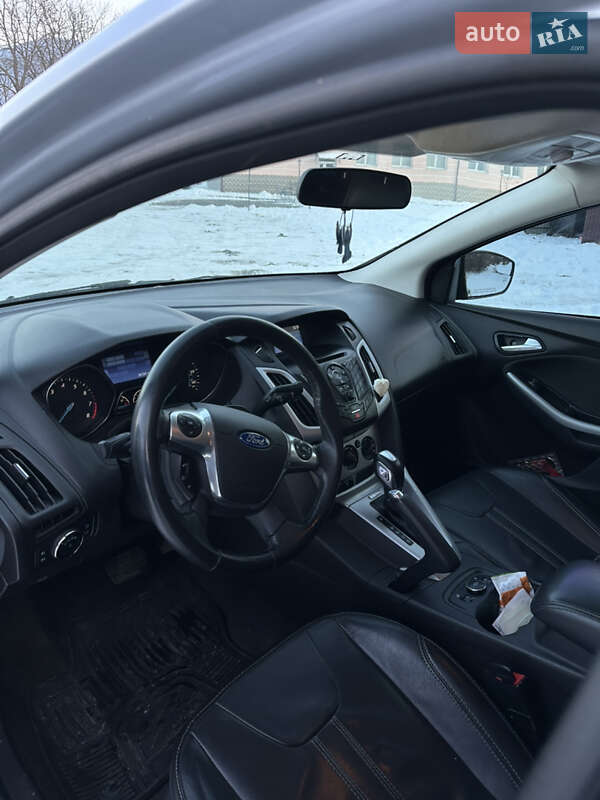 Седан Ford Focus 2014 в Микуличине