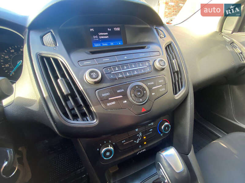 Седан Ford Focus 2015 в Ромнах