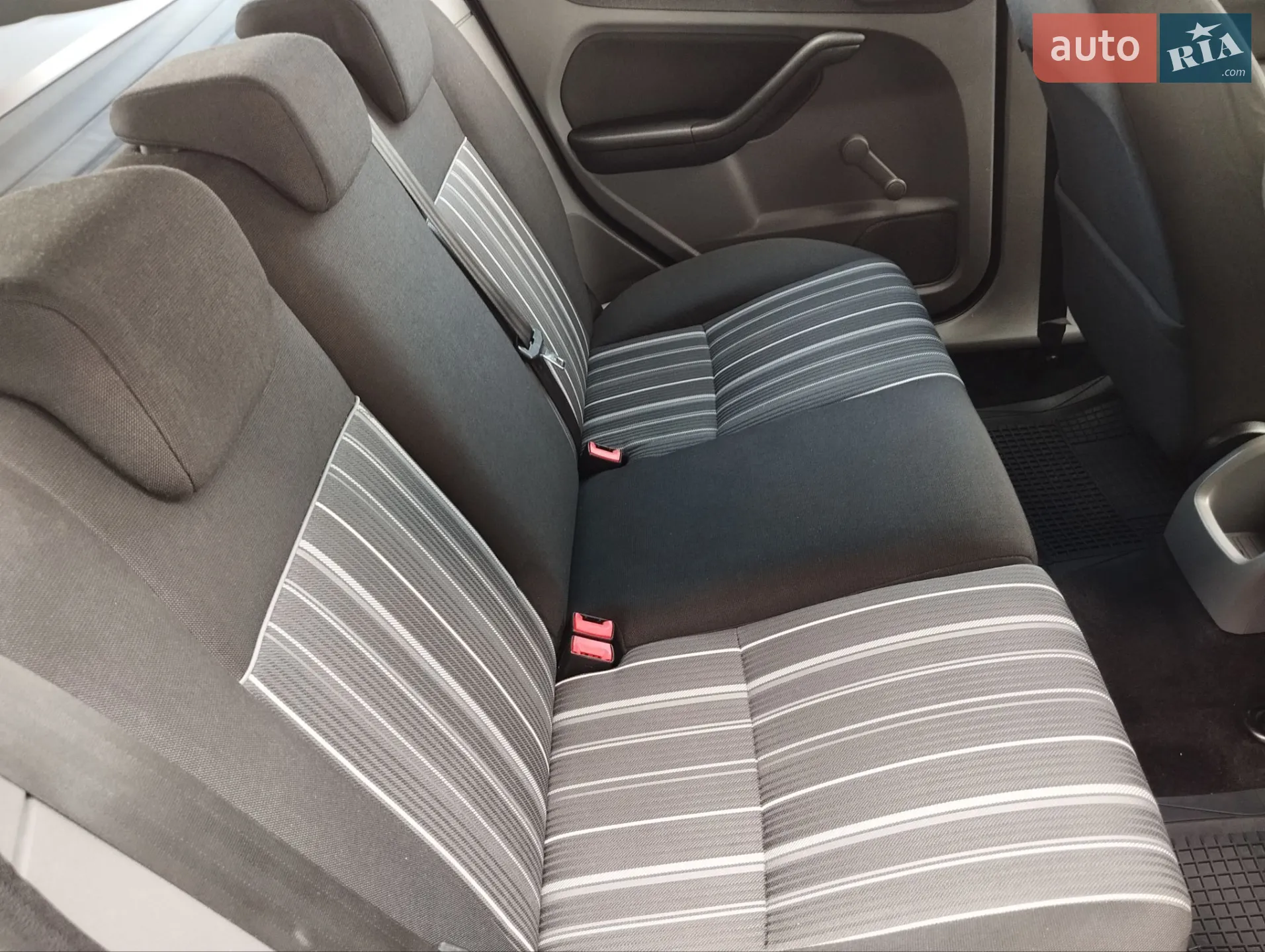2010 Ford Focus - мініатюра 10