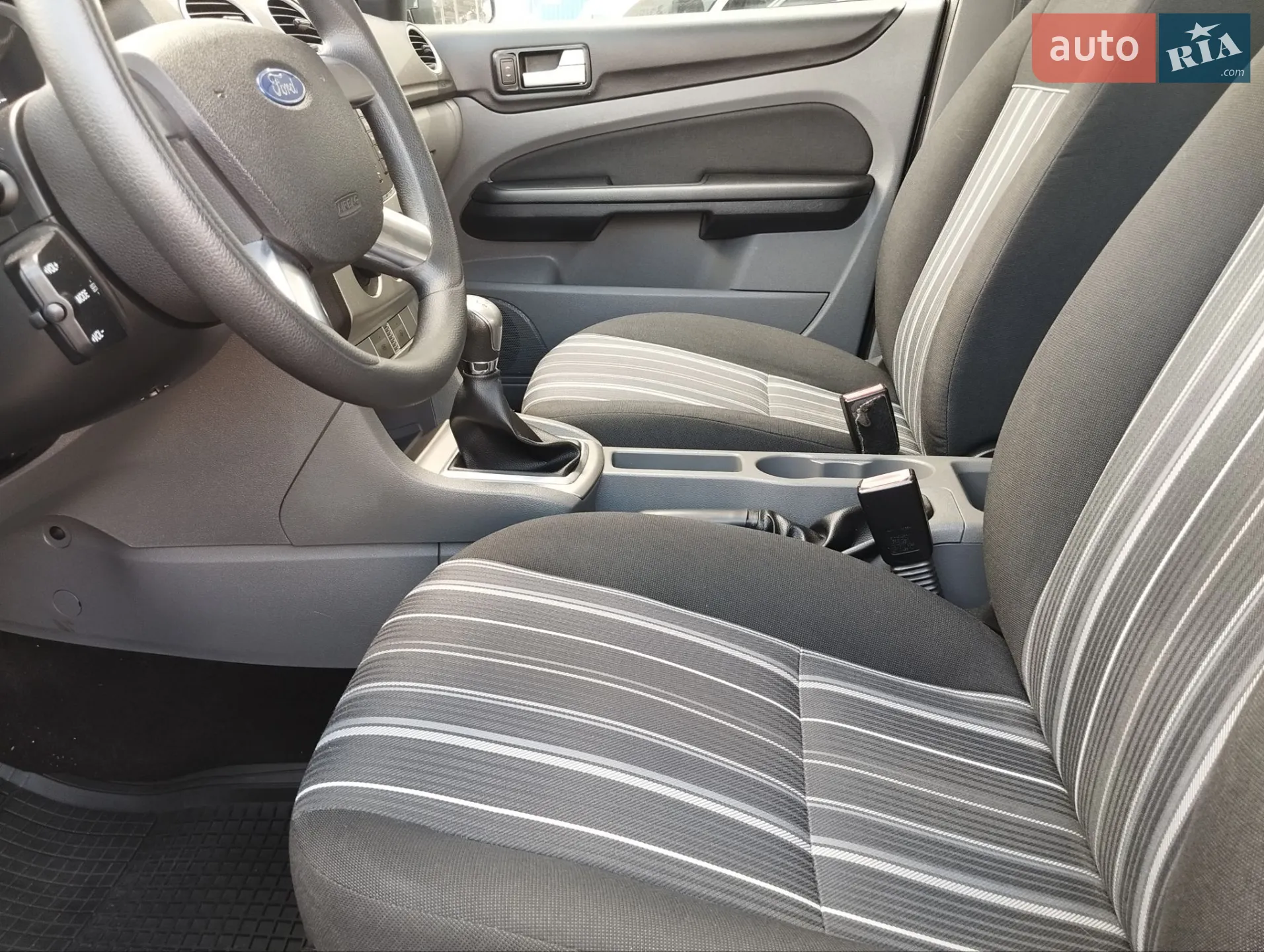 2010 Ford Focus - мініатюра 14