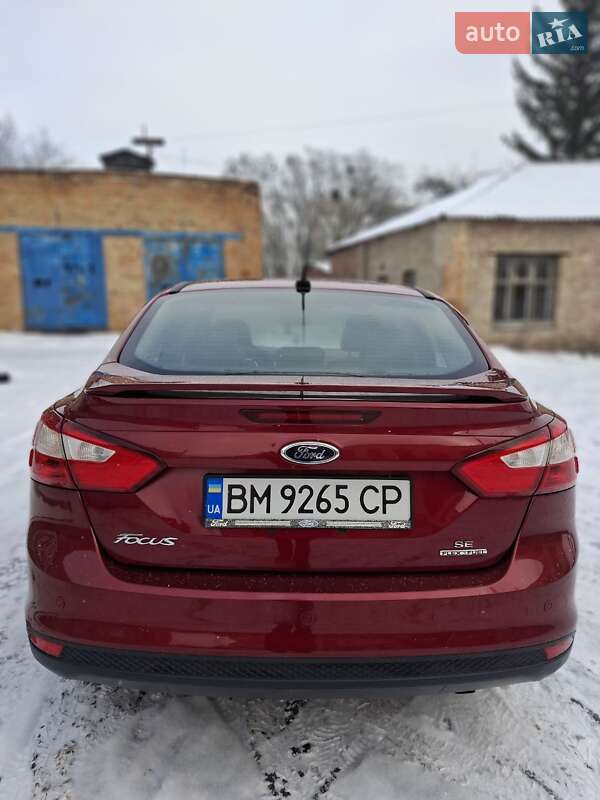 Седан Ford Focus 2013 в Ромнах