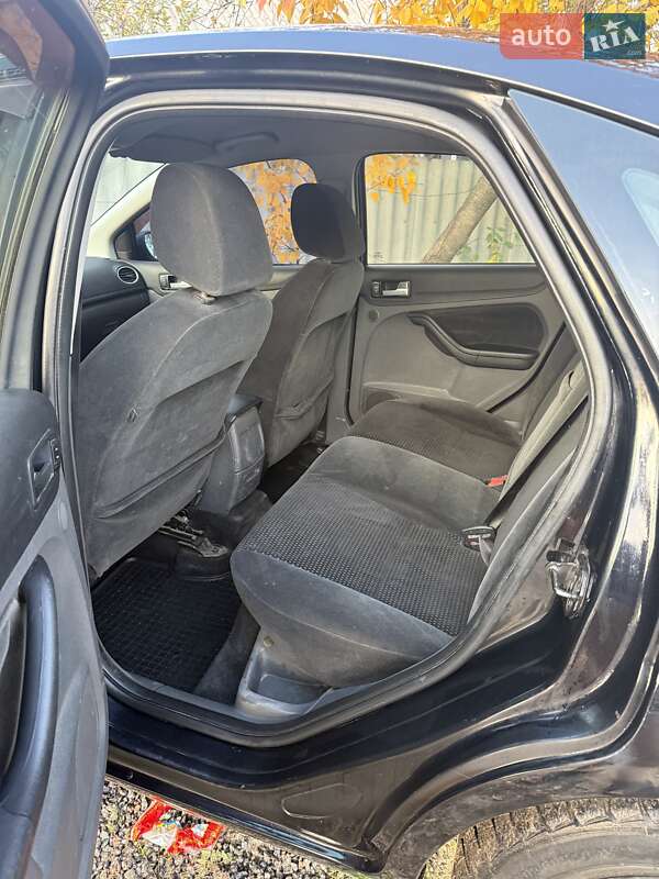 Хэтчбек Ford Focus 2006 в Валках