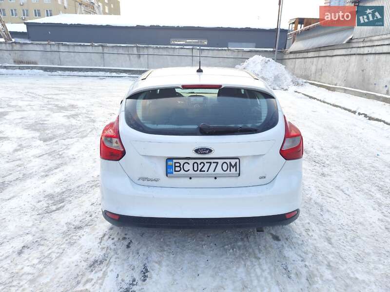 Хэтчбек Ford Focus 2014 в Киеве фото 4 Хэтчбек Ford Focus 2014 в Киеве