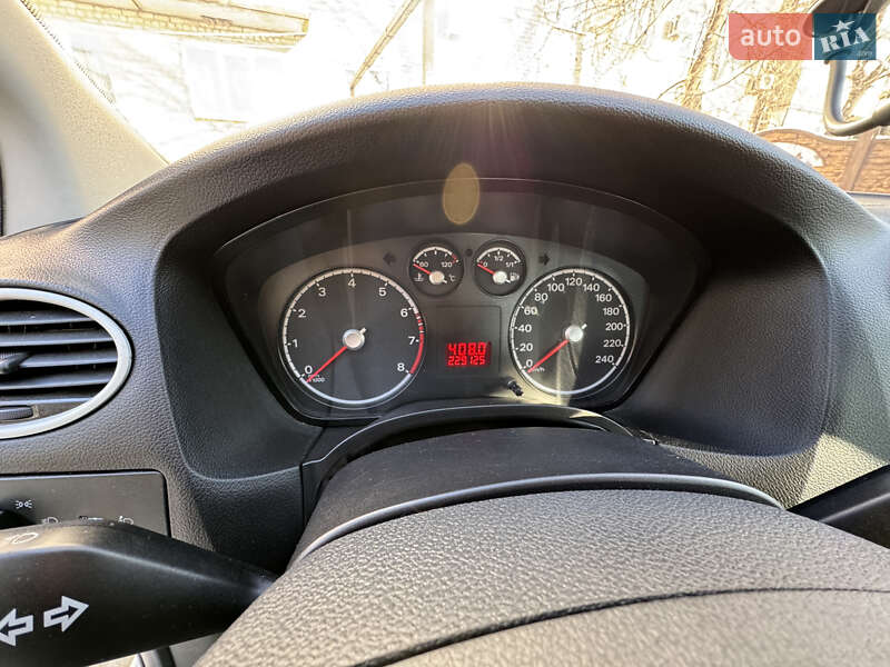 Хэтчбек Ford Focus 2011 в Балаклее