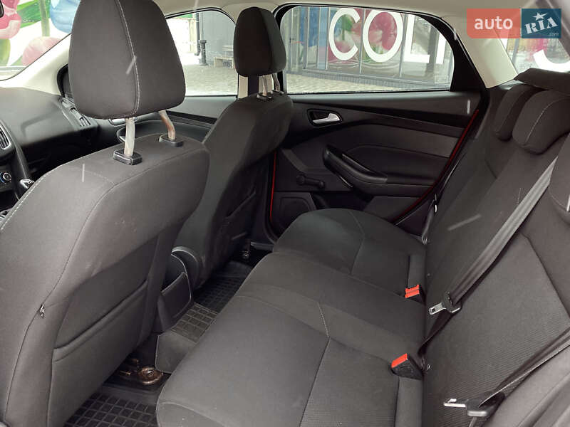 Хэтчбек Ford Focus 2015 в Киеве