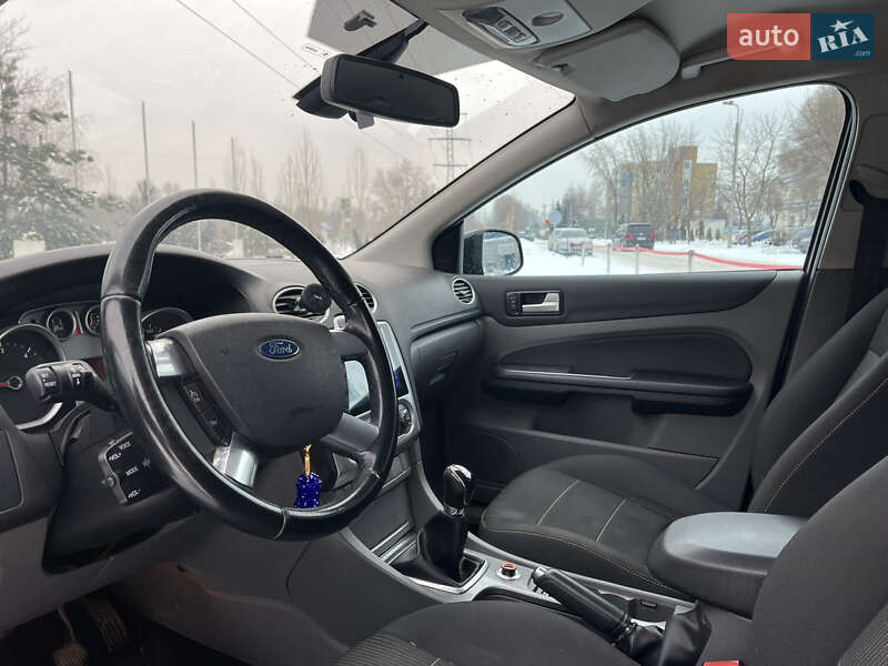 Хетчбек Ford Focus 2010 в Києві фото 5 Хетчбек Ford Focus 2010 в Києві