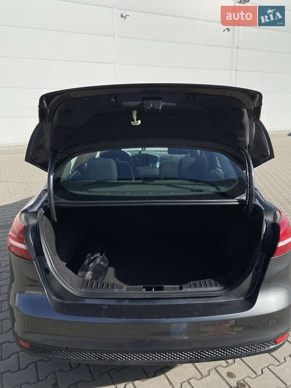 Седан Ford Focus 2015 в Вишневому