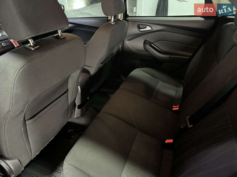 Хэтчбек Ford Focus 2016 в Киеве фото 10 Хэтчбек Ford Focus 2016 в Киеве