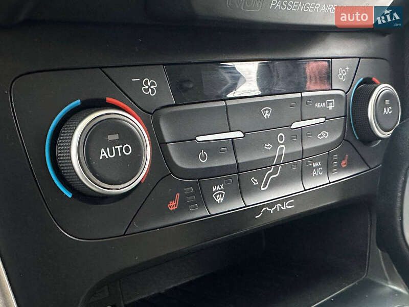 Седан Ford Focus 2018 в Черновцах