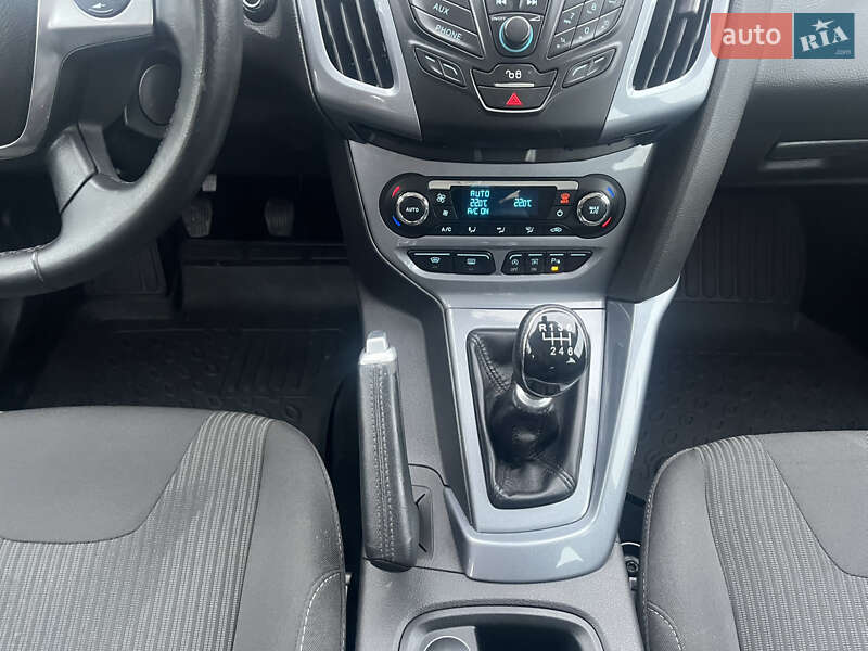 Хэтчбек Ford Focus 2012 в Стрые фото 25 Хэтчбек Ford Focus 2012 в Стрые