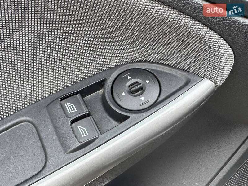 Хэтчбек Ford Focus 2013 в Киеве