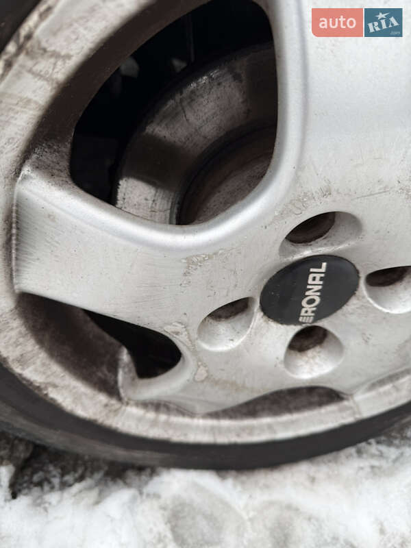 Седан Ford Focus 2002 в Киеве