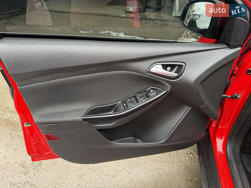 Хэтчбек Ford Focus 2013 в Виноградове фото 12 Хэтчбек Ford Focus 2013 в Виноградове