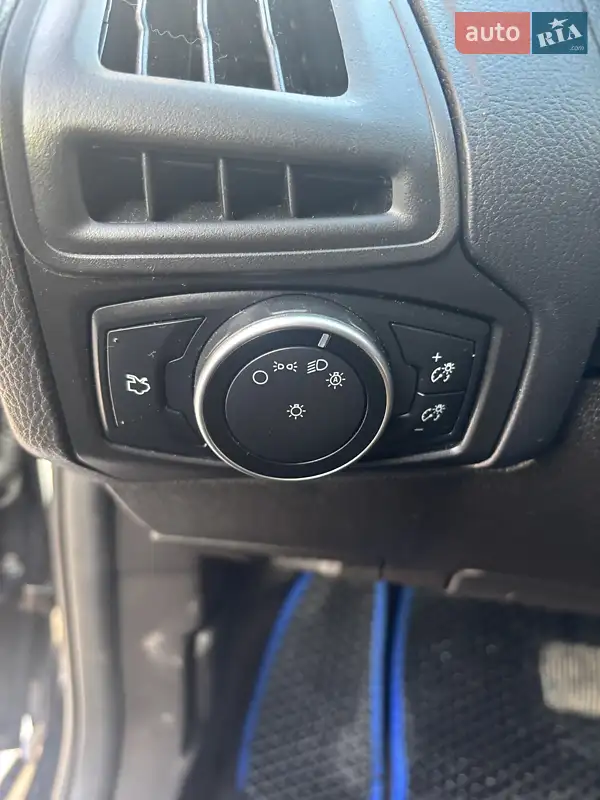 Ford Focus 2016 VIN 1FADP3E22GL361530 фото оголошення 6 з 69