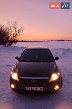Хетчбек Ford Focus 2008 в Узині