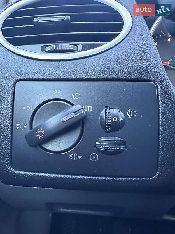 Хетчбек Ford Focus 2009 в Білогородці фото 25 Хетчбек Ford Focus 2009 в Білогородці