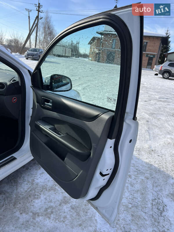 Седан Ford Focus 2011 в Виннице