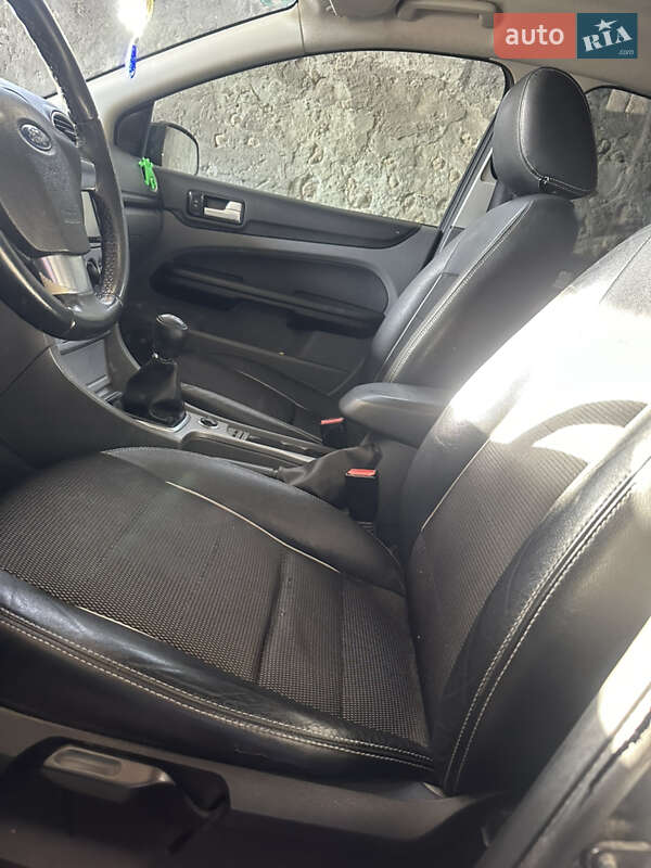 Универсал Ford Focus 2009 в Почаеве