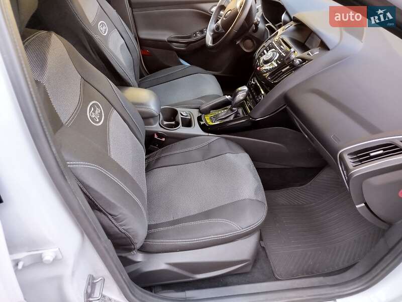 Хетчбек Ford Focus 2014 в Житомирі