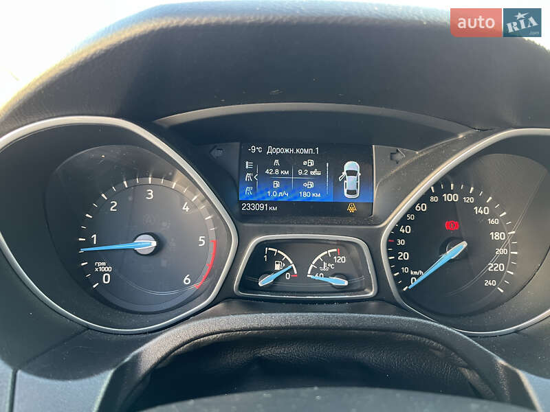 Хэтчбек Ford Focus 2017 в Житомире