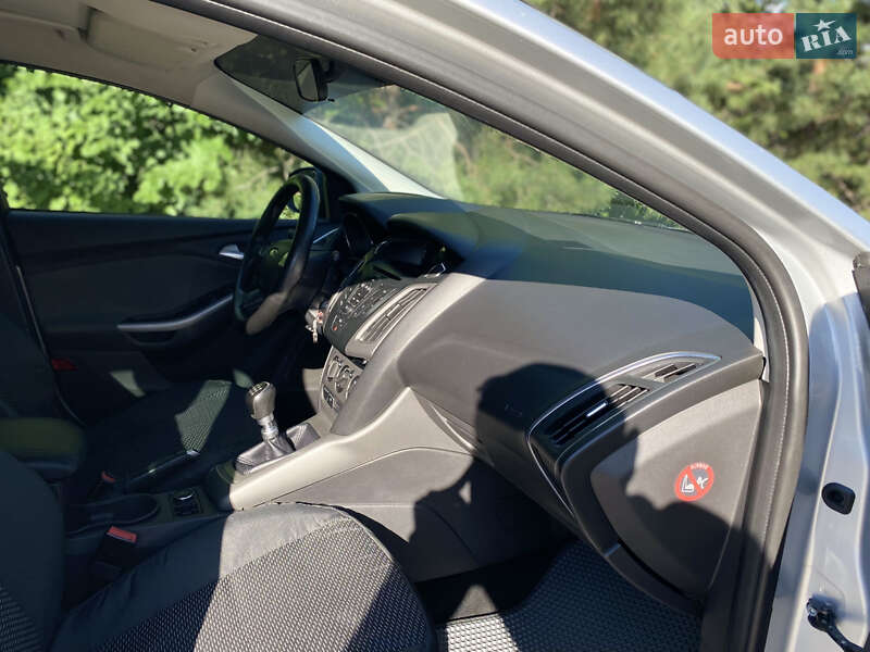 Универсал Ford Focus 2013 в Киеве фото 23 Универсал Ford Focus 2013 в Киеве