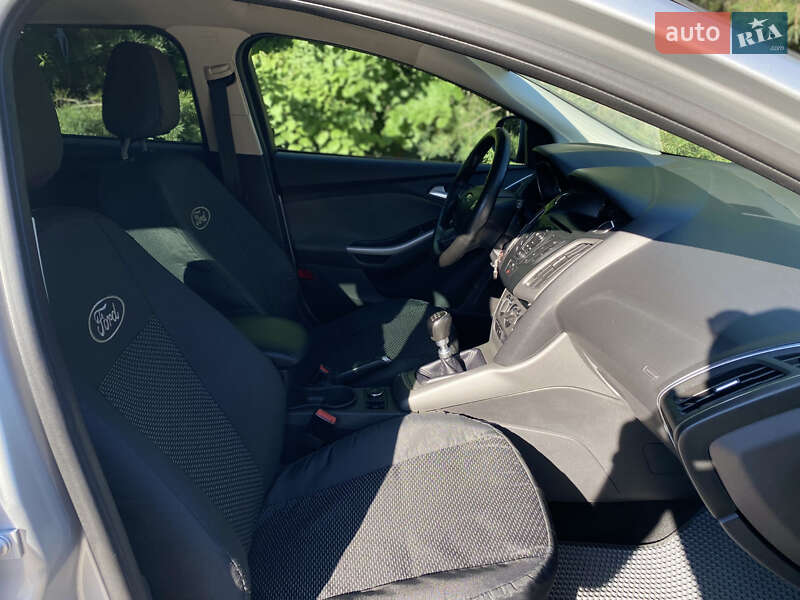 Универсал Ford Focus 2013 в Киеве фото 25 Универсал Ford Focus 2013 в Киеве