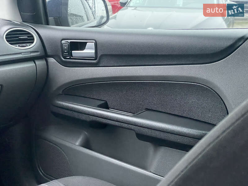 Хэтчбек Ford Focus 2008 в Мукачево