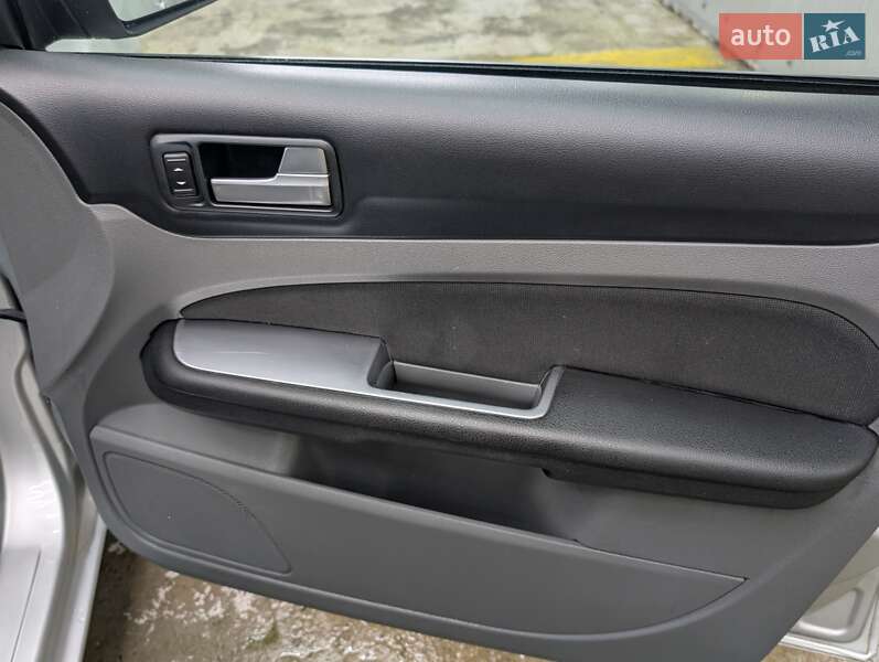 Хетчбек Ford Focus 2010 в Каневі