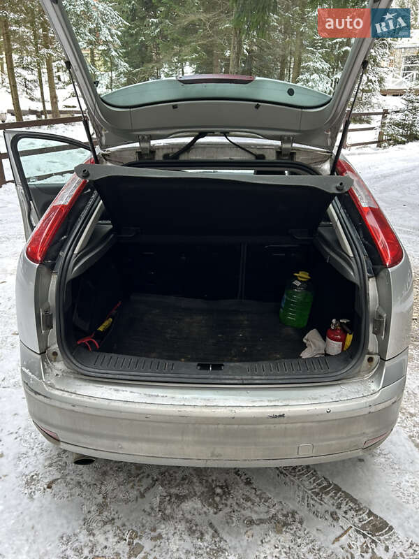 Хетчбек Ford Focus 2006 в Поляниці фото 5 Хетчбек Ford Focus 2006 в Поляниці